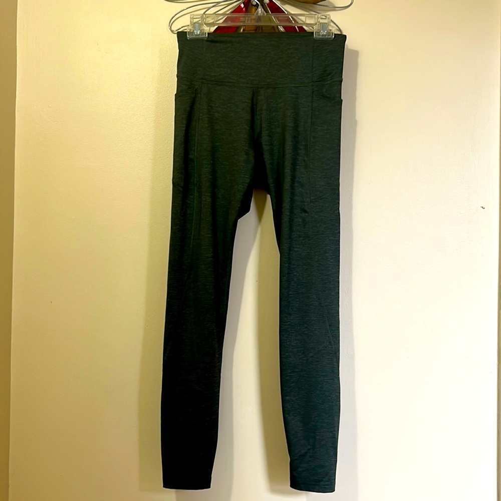 Tek Gear Pocket Leggings (Size Medium)